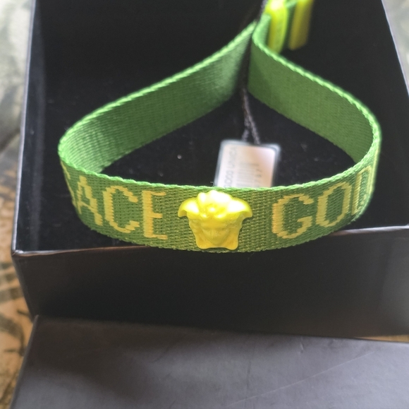 Versace Green Bracelet With  The Iconic Medusa - Picture 3 of 6